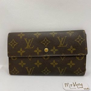 Louis Vuitton Women’s Long Wallet